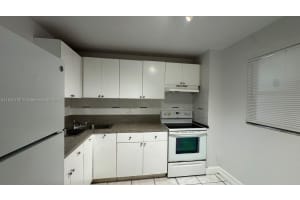 1700 Nw 58th Ter 1a, Sunrise