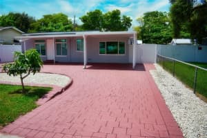 6120 Hayes St Hollywood, FL 33024 - MLS#A11845233