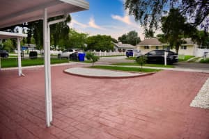 6120 Hayes St Hollywood, FL 33024 - MLS#A11845233