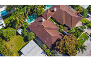 810 NE 21st Dr, Wilton Manors, FL 33305 - MLS#A11845246