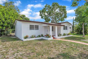 2814 Mayo St Hollywood, FL 33020 - MLS#A11845277