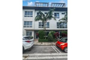 10336 Nw 64th St . Doral, FL 33178 - Off Market