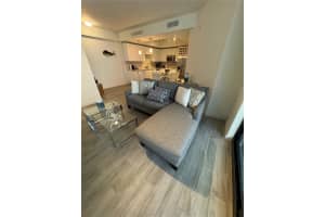 999 Sw 1st Ave 1401, Miami