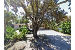 1550 Ne 118th Ter, Miami