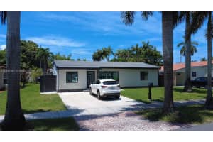 907 Ne 3rd St Hallandale Beach, FL 33009 - MLS#A11845391