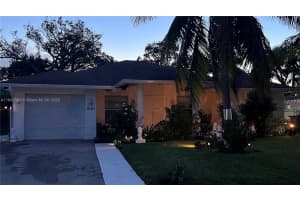 1061 Sw 4th Ter, Deerfield Beach