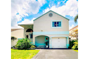 331 Nw 101st Terrace, Pembroke Pines