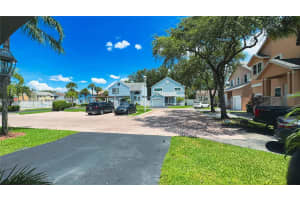 331 Nw 101st Terrace Pembroke Pines, FL 33026 - MLS#A11845485
