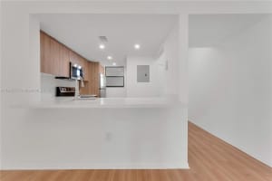 10227 NW 9th St Cir 304-3, Miami, FL 33172 Sold 10/22/25