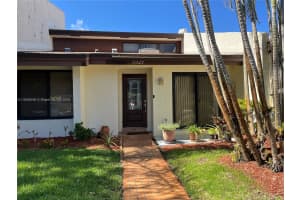 3327 Oak Dr, Hollywood