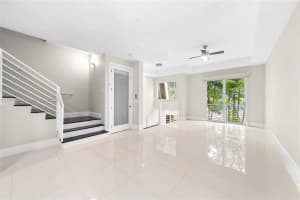 811 Se 12th Ct Fort Lauderdale, FL 33316 - MLS#A11845625