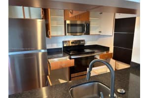 816 Nw 11th St 505, Miami