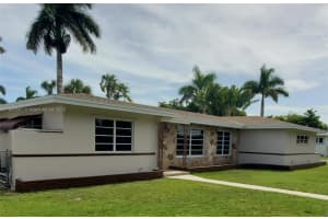 142 Nw 21 St, Homestead