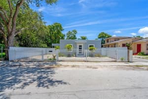 870 Nw 100th St, Miami
