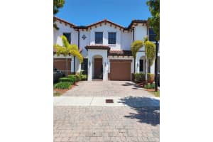 8851 Nw 103rd Pl, Doral