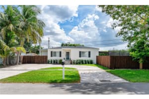 6711 N Waterway Dr, Miami