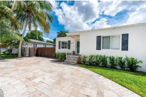 6711 N Waterway Dr Miami, FL 33155 - MLS#A11845738