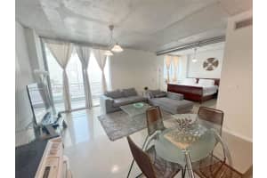 690 Sw 1st Ct 1032 Miami, FL 33130 - Off Market