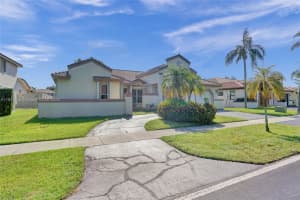 5421 Hawkes Bluff Ave Davie, FL 33331 - MLS#A11845825