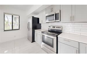 220 Sw 8th Ave 2 Hallandale Beach, FL 33009 - MLS#A11845843