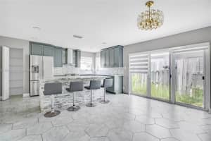 5498 Nw 45th Way, Coconut Creek