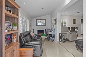 117 W 34th St, Hialeah, FL 33012 - MLS#A11845874