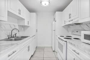 10748 N Kendall Dr N11, Miami
