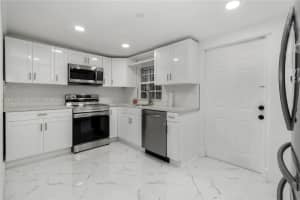 6237 Sw 22nd St, Miramar