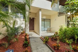 19460 Ne 26th Ave 12b, Miami