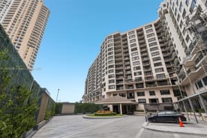540 Brickell Key Dr 730, Miami