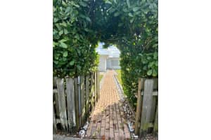 298 Nw 105th St, Miami