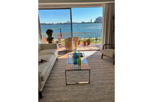 7921 East Dr 5, North Bay Village
