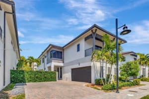 8169 Nw 48th Ter, Doral