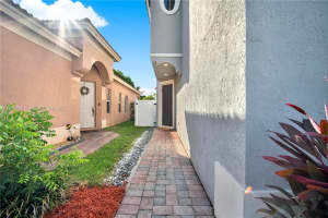 1081 NE 40th Rd, Homestead, FL 33033 - MLS#A11846090