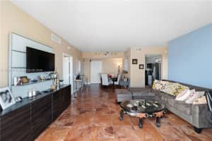 117 Nw 42nd Ave 1611, Miami