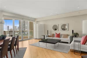21050 Point Pl 1103, Aventura