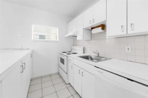 915 8th St, Miami Beach, FL 33139, Sold 08/19/25