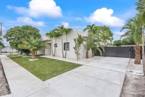 501 E 59th St, Hialeah