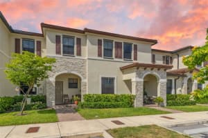 10104 Sw 228th Ter, Miami