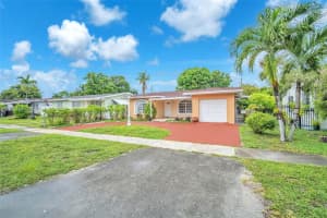 420 SE 3rd St, Hialeah, FL 33010, Sold 09/02/25