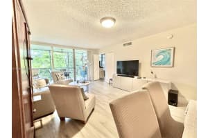 3800 Oaks Clubhouse Dr 311 Pompano Beach, FL 33069 - MLS#A11846512