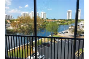 3475 N Country Club Dr 516, Aventura