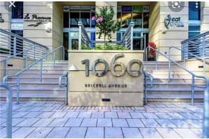 1060 Brickell Ave 3709, Miami