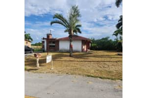 3250 Bacom Point Rd, Pahokee, FL 33476 - MLS#A11846615