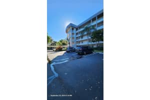 545 Oaks Ln 103, Pompano Beach
