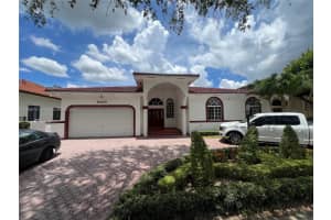 8455 Nw 169th Ter, Miami Lakes