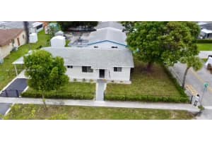 1401 NE 152nd St, North Miami Beach, FL 33162 - MLS#A11846766