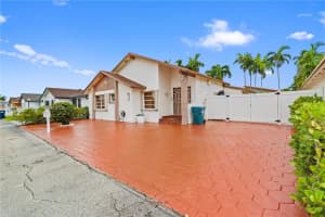9737 Sw 7th St, Miami