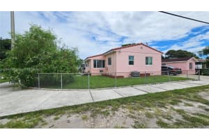 3415 W 2nd Ave, Hialeah, FL 33012 - MLS#A11846798