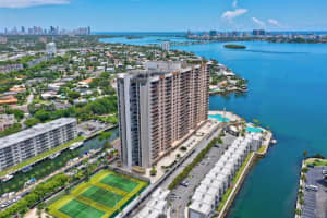 1800 Ne 114th St 2310, Miami